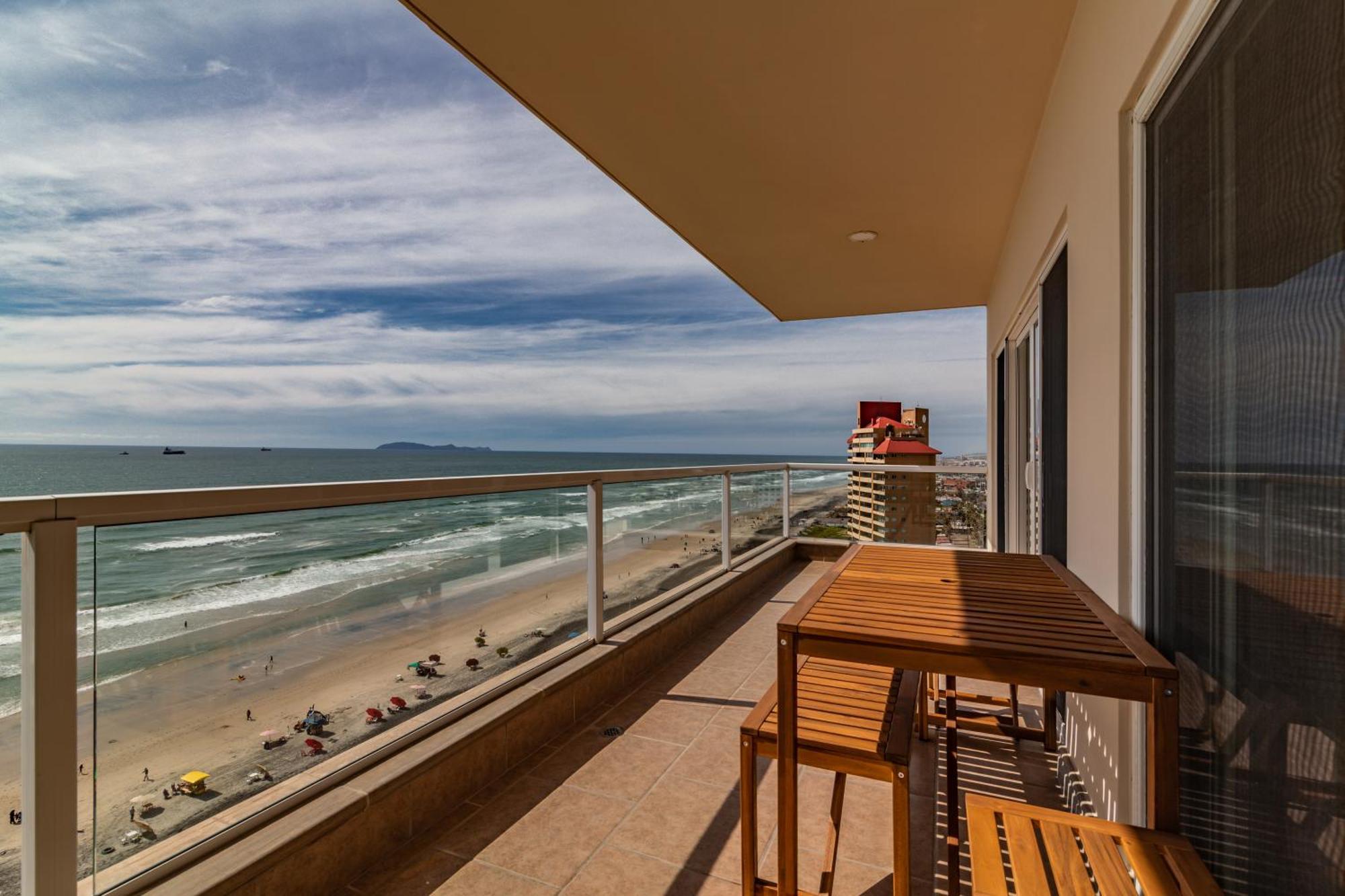 Rosarito Beach Luxury Beachfront Walk 2 Papas & Beer Apartment ภายนอก รูปภาพ